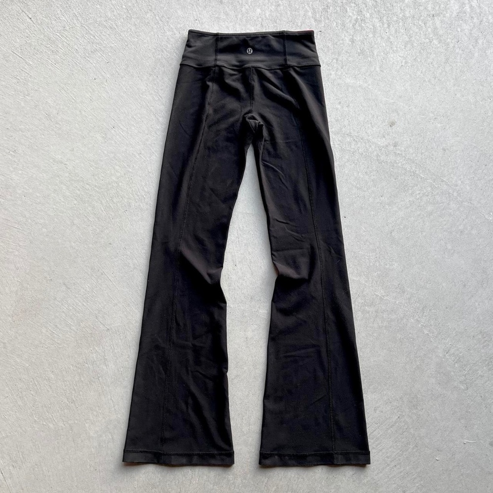 SOLD lululemon flared leggings/yoga pants